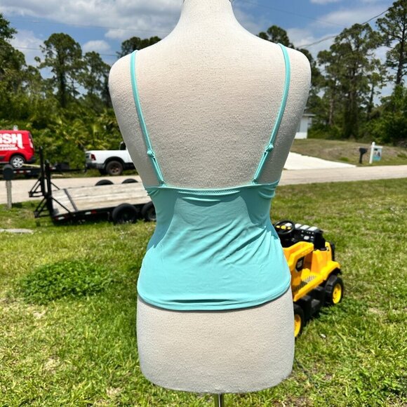 Old Navy V-Neck Ruffle-Trimmed Tankini Swim Top NWOT - Picture 5 of 8